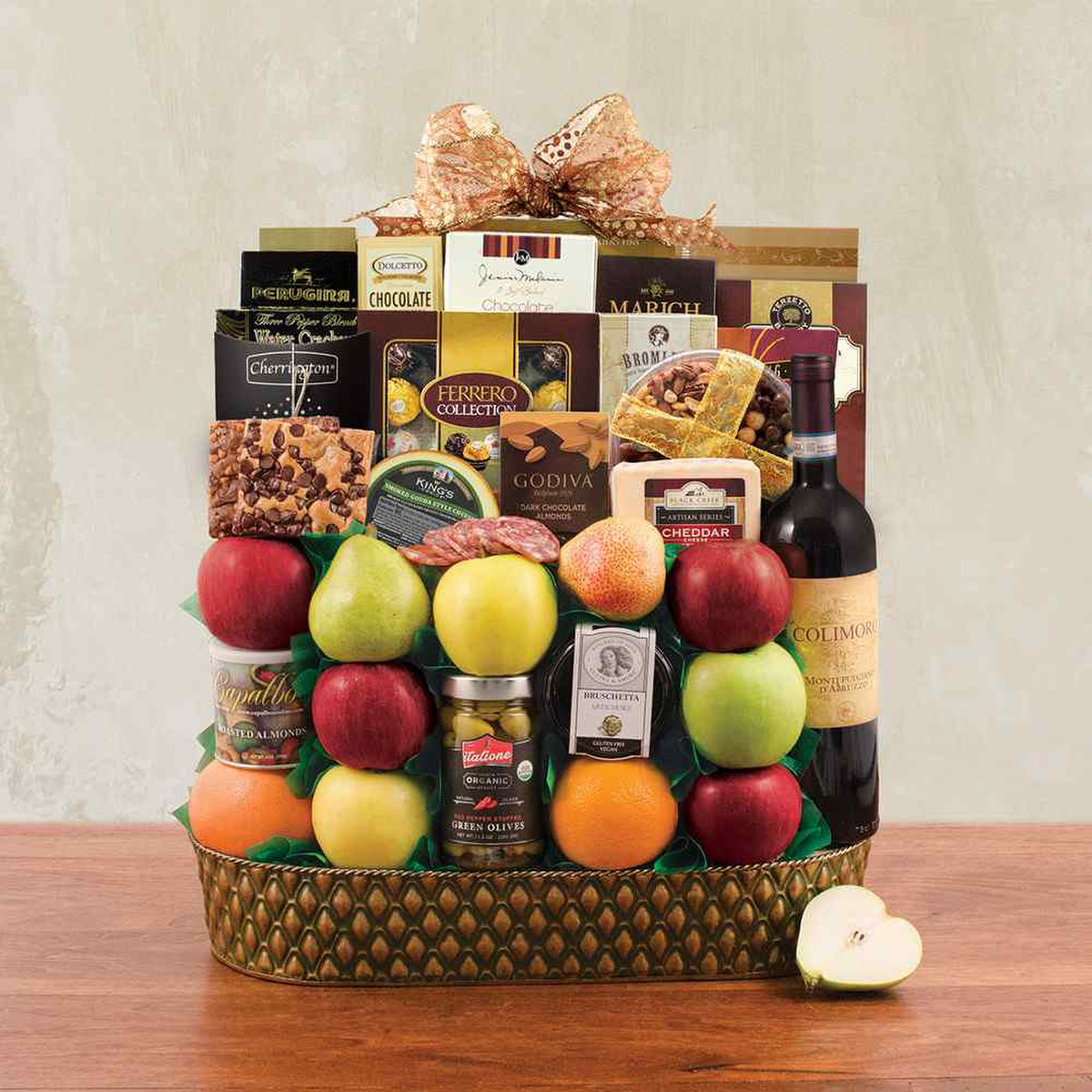 Trafalgar Square Fruit and Wine Gift Basket